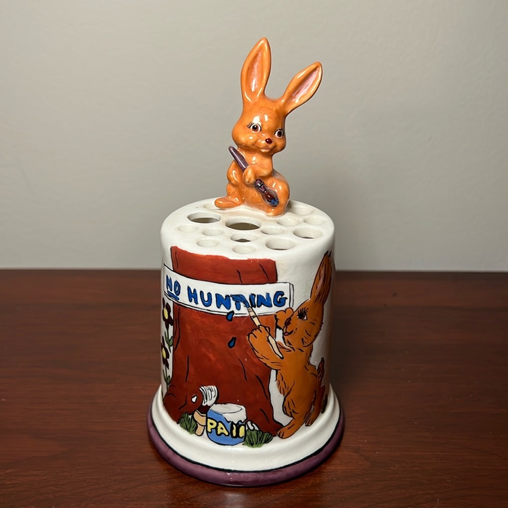 VTG Kitschy Handpainted Anthropomorphic Bunny Rabbit “No Hunting” Brush Holder